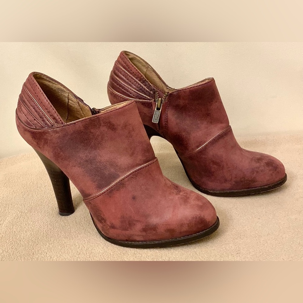 Frye Valerie Piping Purple SZ 8 Dark Cottagecore Goth Leather Ankle Bootie Heels - Picture 2 of 16